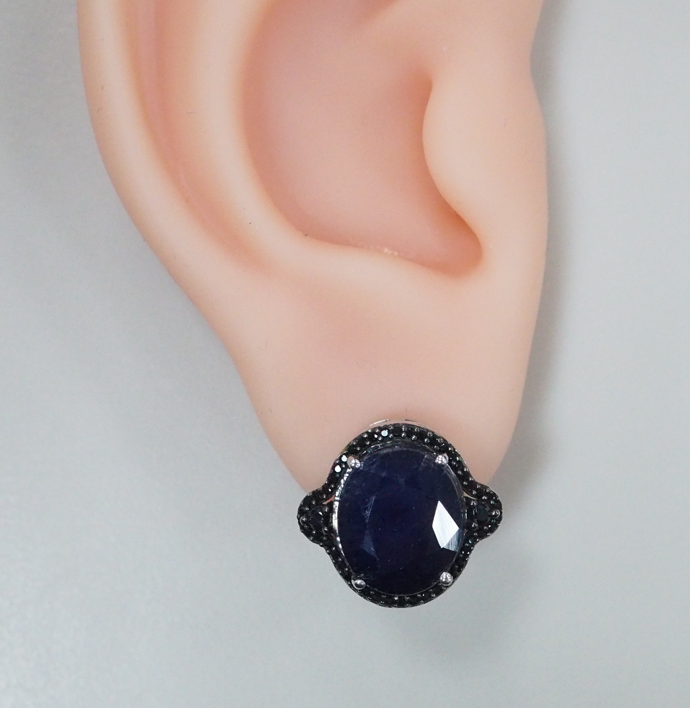 Серебряные серьги с сапфирами